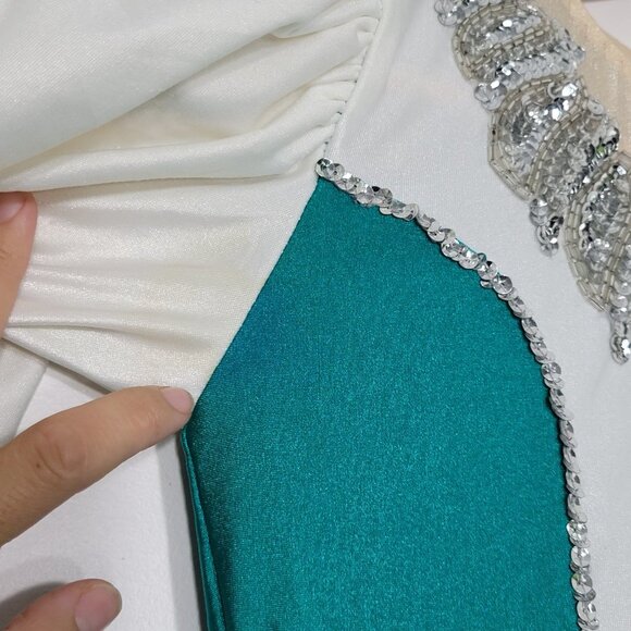 Figure Ice Skating Girl Costumes Emerald Green White Silver Sequin Long Sleeve - Picture 5 of 11